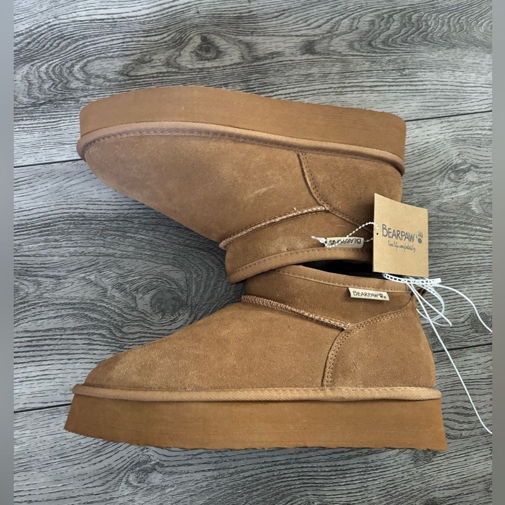Bearpaw Classic Short Suede Boots in Chestnut
